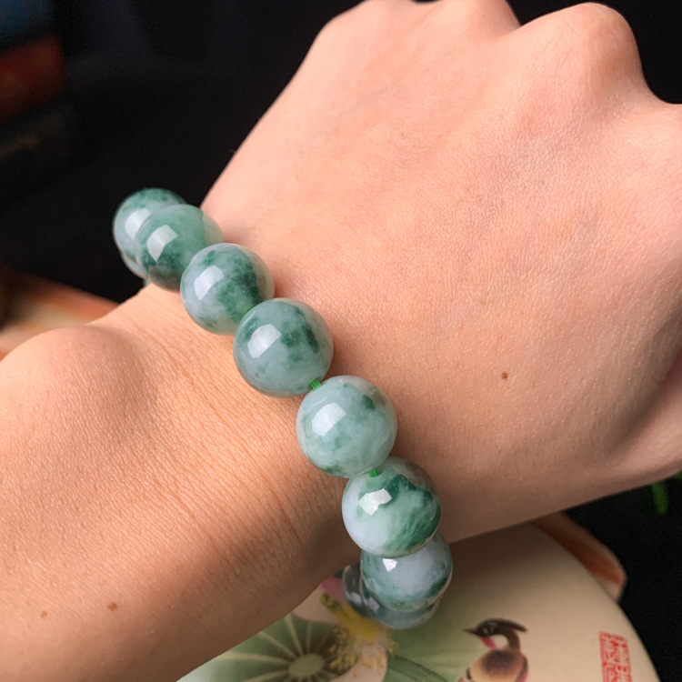 翡翠陷入哪些误区,翡翠有什么不为人知的内幕