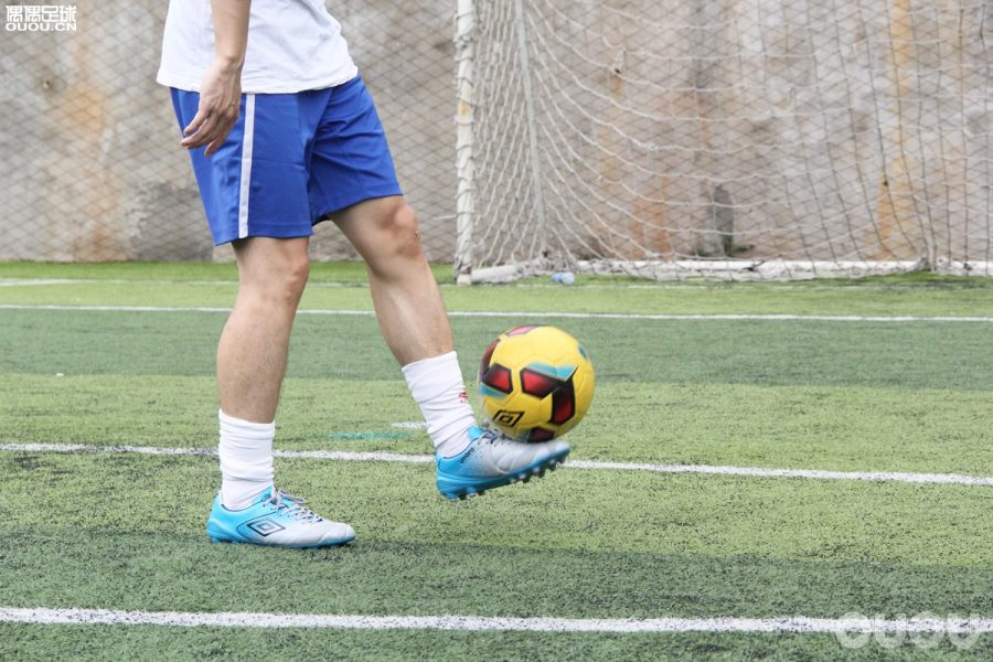 满足真皮控的幻想–UmbroAcceratorProHG实战测评