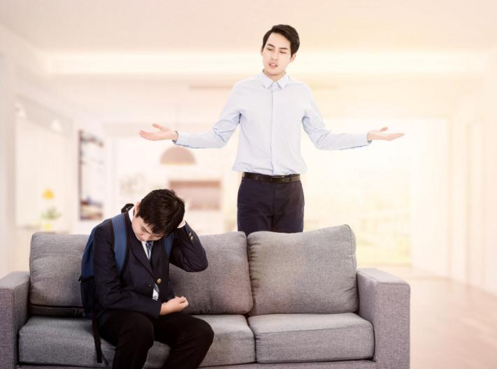 孩子叛逆顶嘴不尊重父母,对于12岁叛逆期孩子顶嘴如何管教