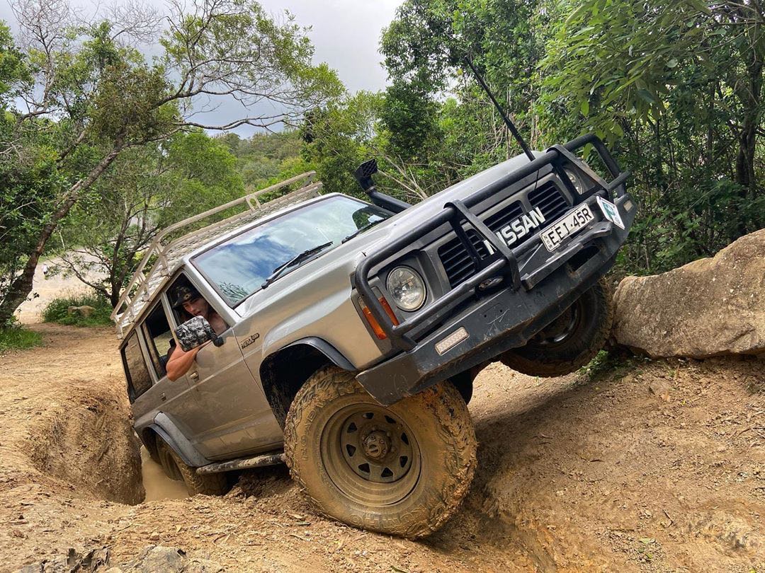 20款日产途乐越野改装实战,丰田陆地巡洋舰vs日产途乐越野