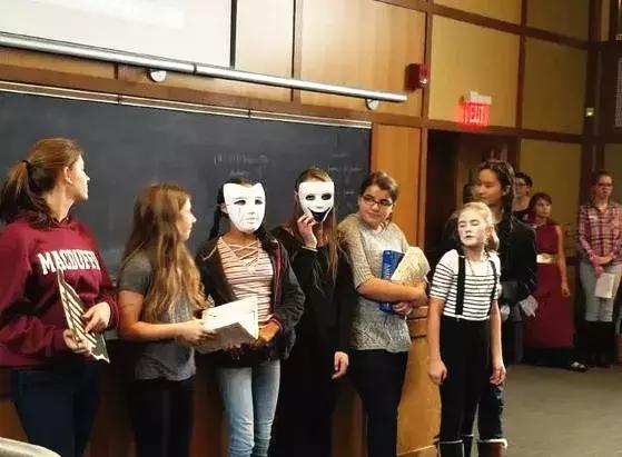 这所毗邻美国常青藤名校的中学，为何备受中国学生推崇？