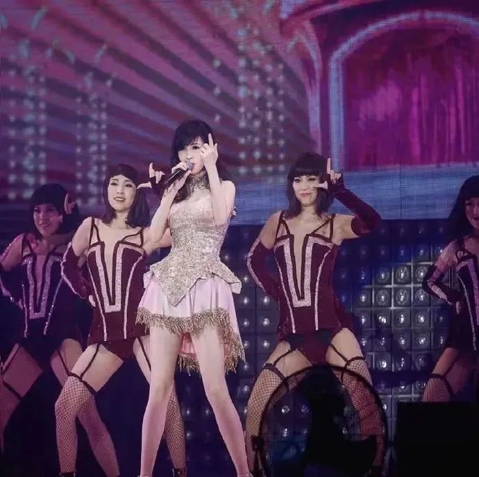 52岁邱淑贞近照曝光,51岁邱淑贞素颜照片