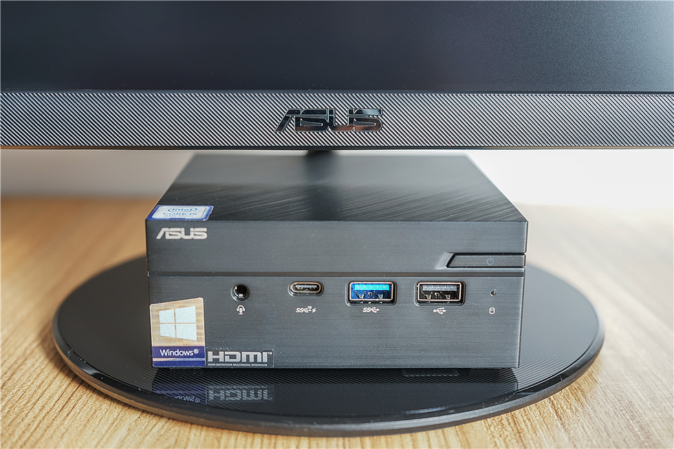 华硕超薄上网本,方便学习用的小计算机小巧