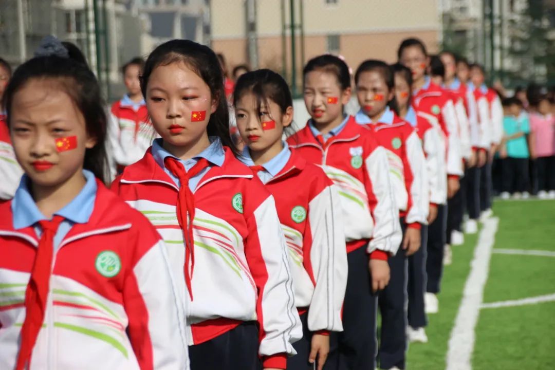 建*党**百年喜迎国庆——西安经开第二小学队列队形广播*比操**赛