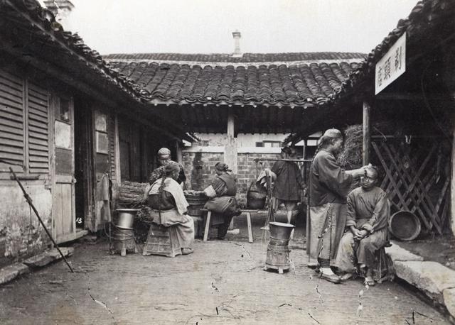 嘉庆皇帝反腐三件怪事,嘉庆帝为什么会在皇宫门前遇刺