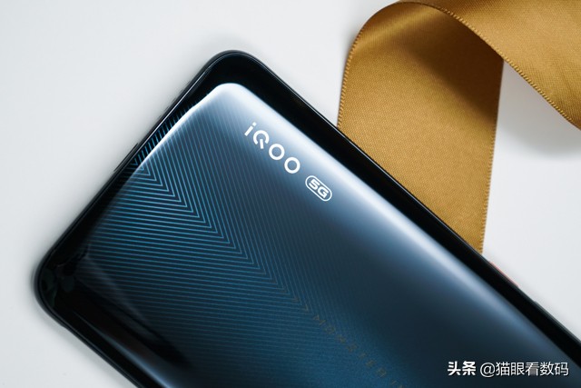 iqoopro5g60倍混合变焦,iqoopro5g游戏手机排第几