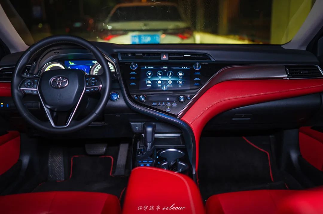 试乘试驾怎样可以吸引客户,试驾新一代凯美瑞双擎