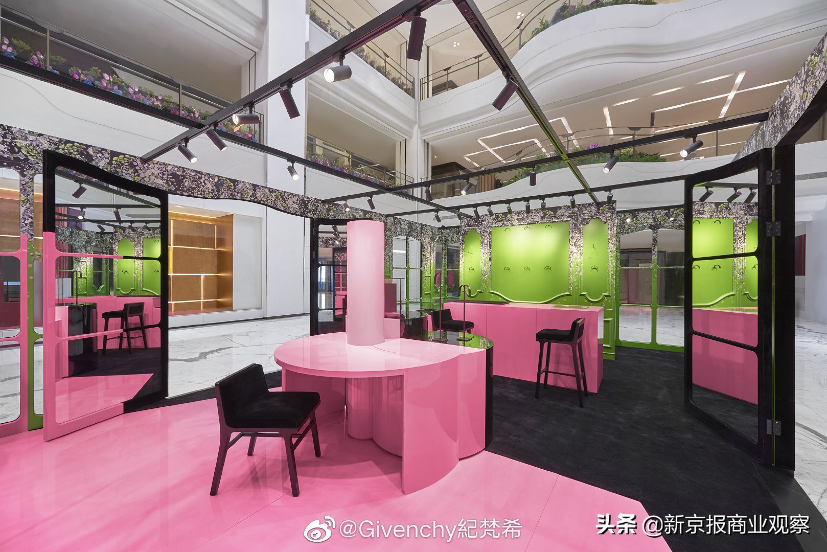 新店打卡丨“老佛爷”进驻来福士网红龙虾“挺”进长楹