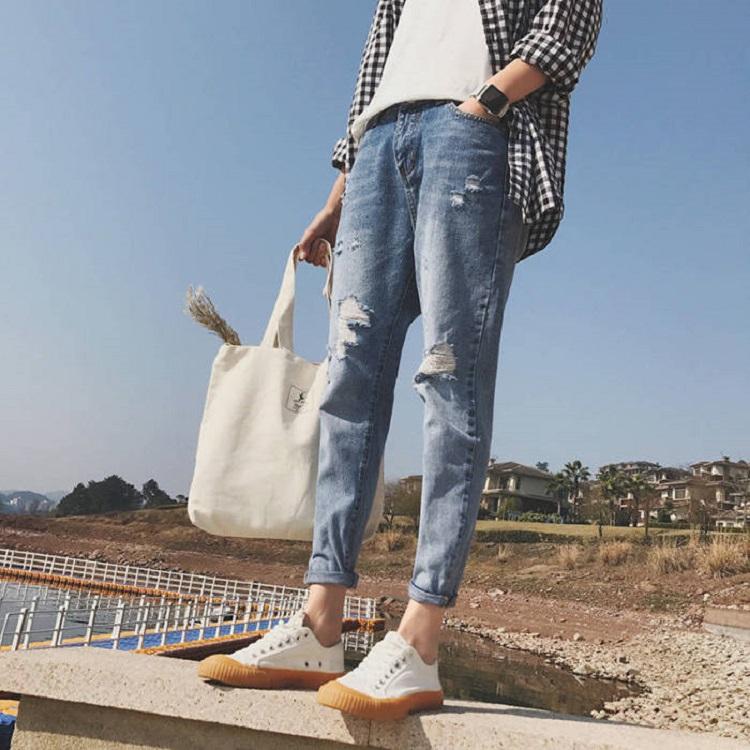 商场和线上同款衣服哪个好,商场衣服和批发市场有什么区别