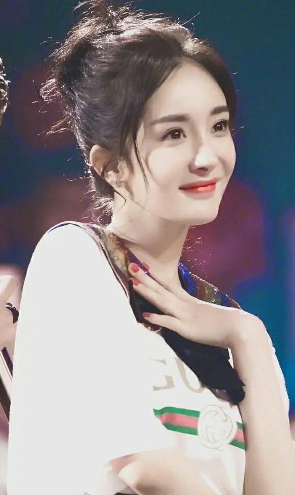 杨幂一样的发型时尚又实用,杨幂适合特别短发发型