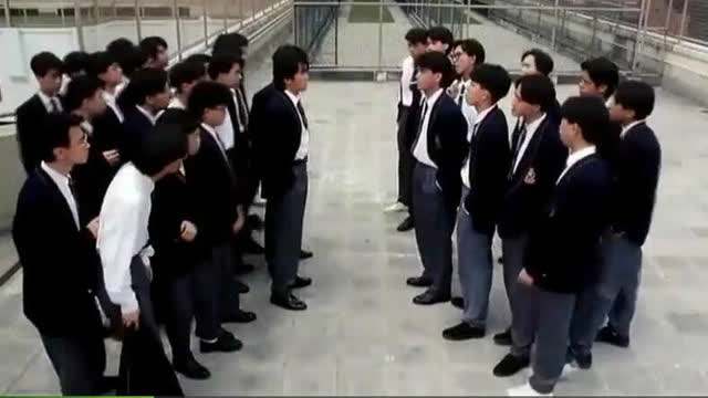 学校里的社会人,怎么看待学校门口的社会人