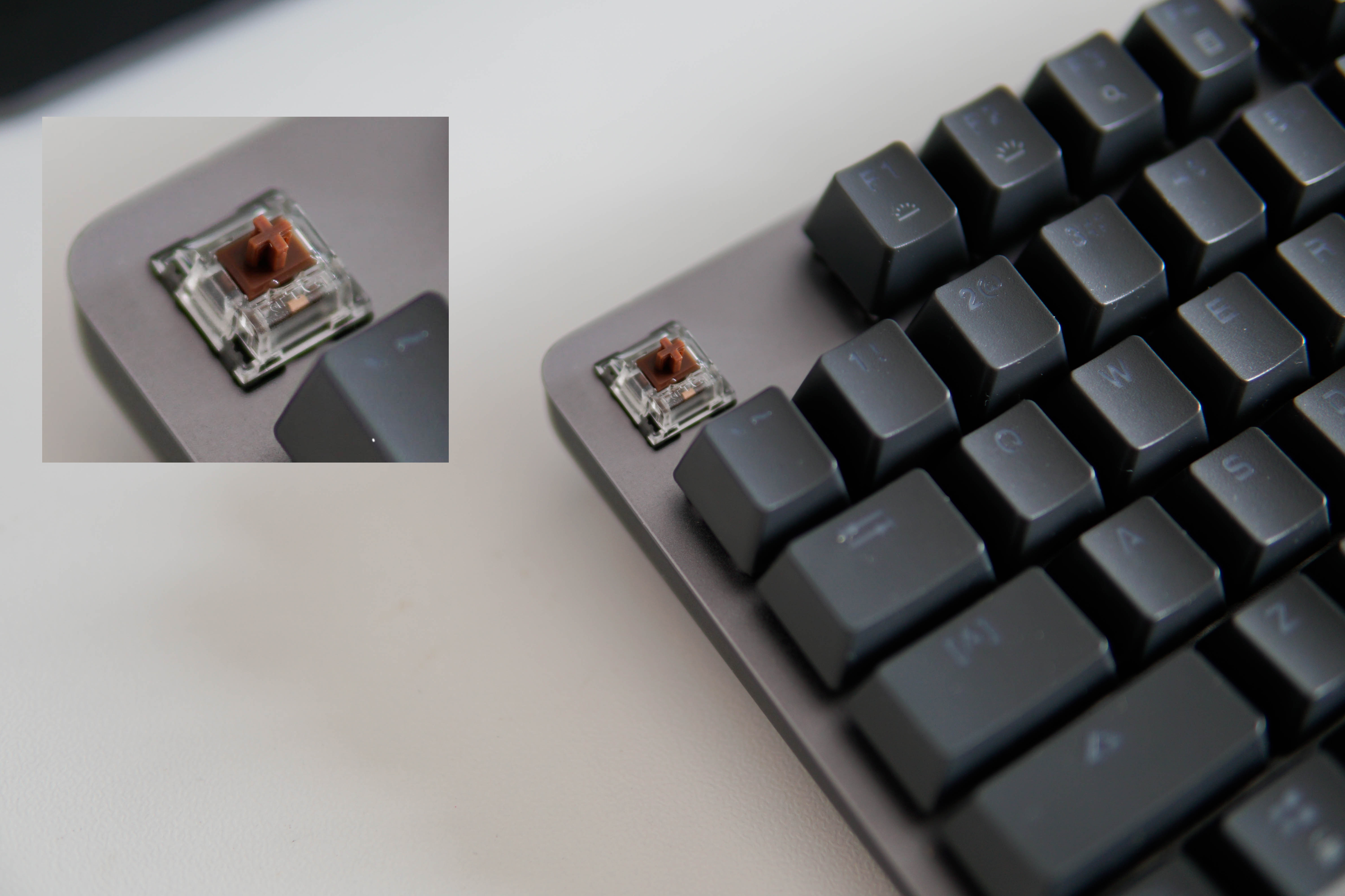 罗技k845ttc和cherry红轴哪个好,罗技k845键盘打游戏测评