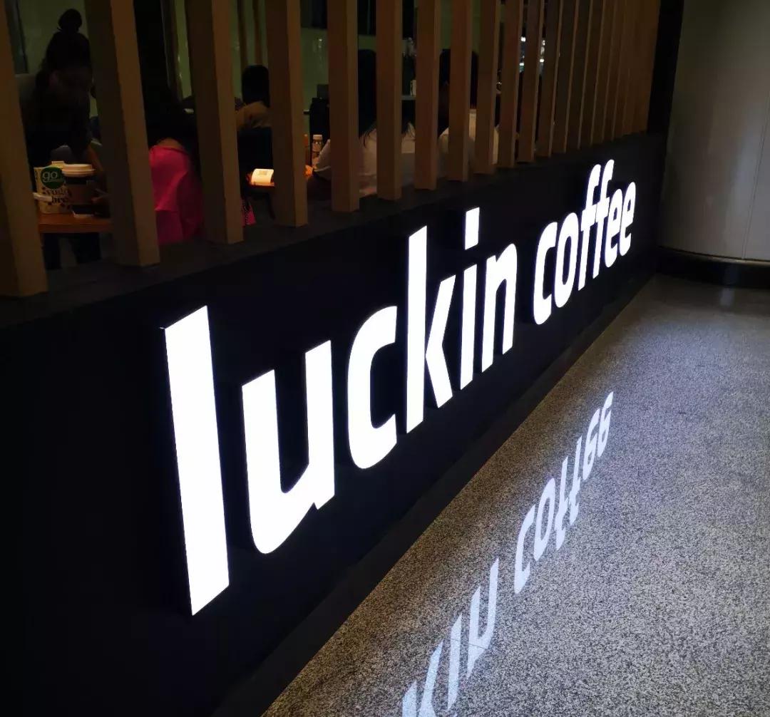 翘班请假去旅游,打卡全球十大机场之一