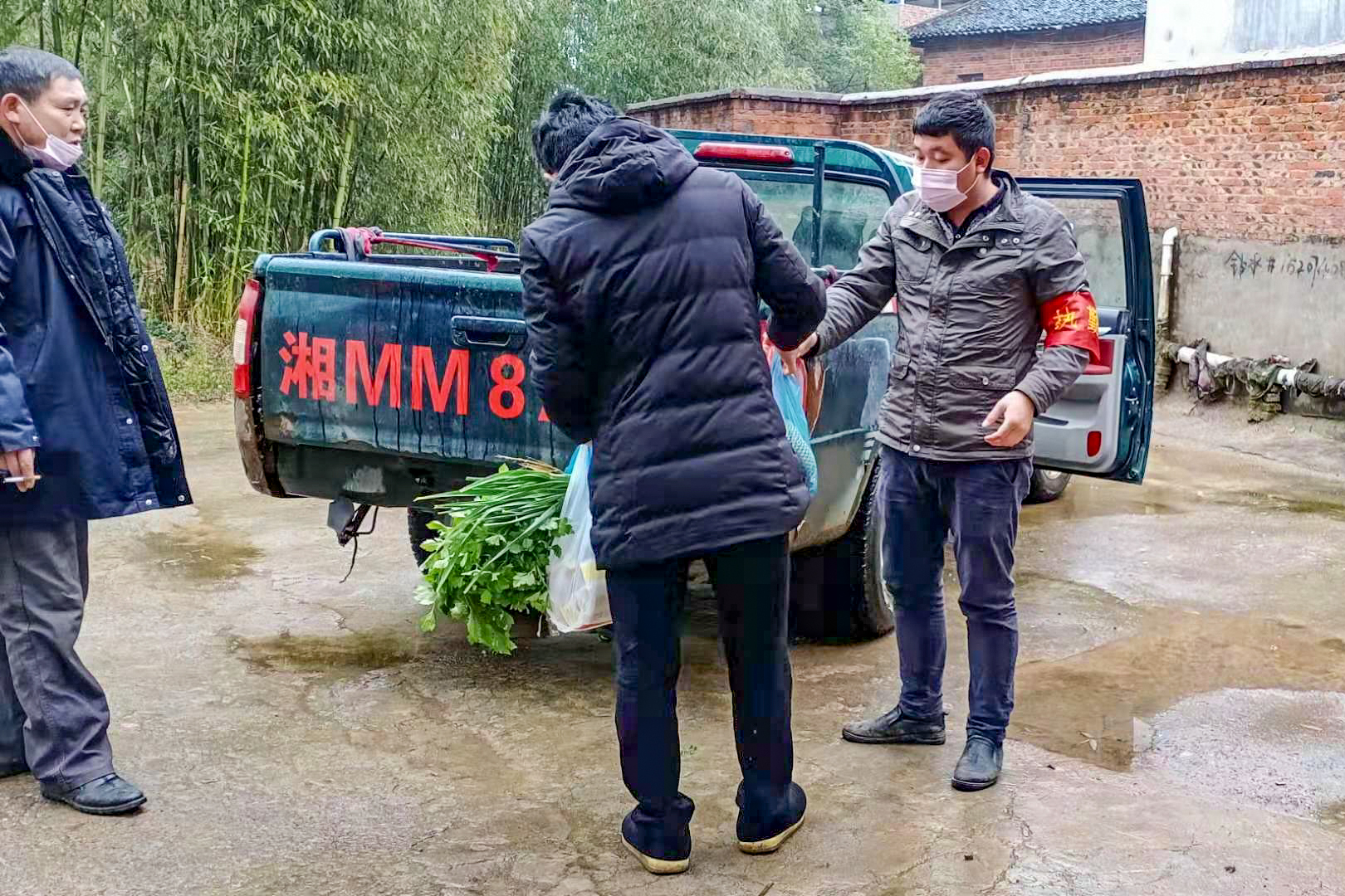 战疫一线90后志愿者,抗击疫情军人90后