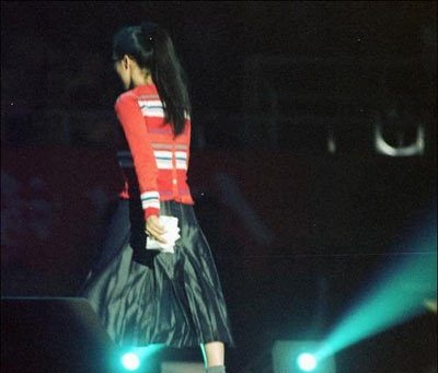 未婚先孕二嫁富豪，恩师偏心王菲说她傻，乐坛一姐那英经历了啥？