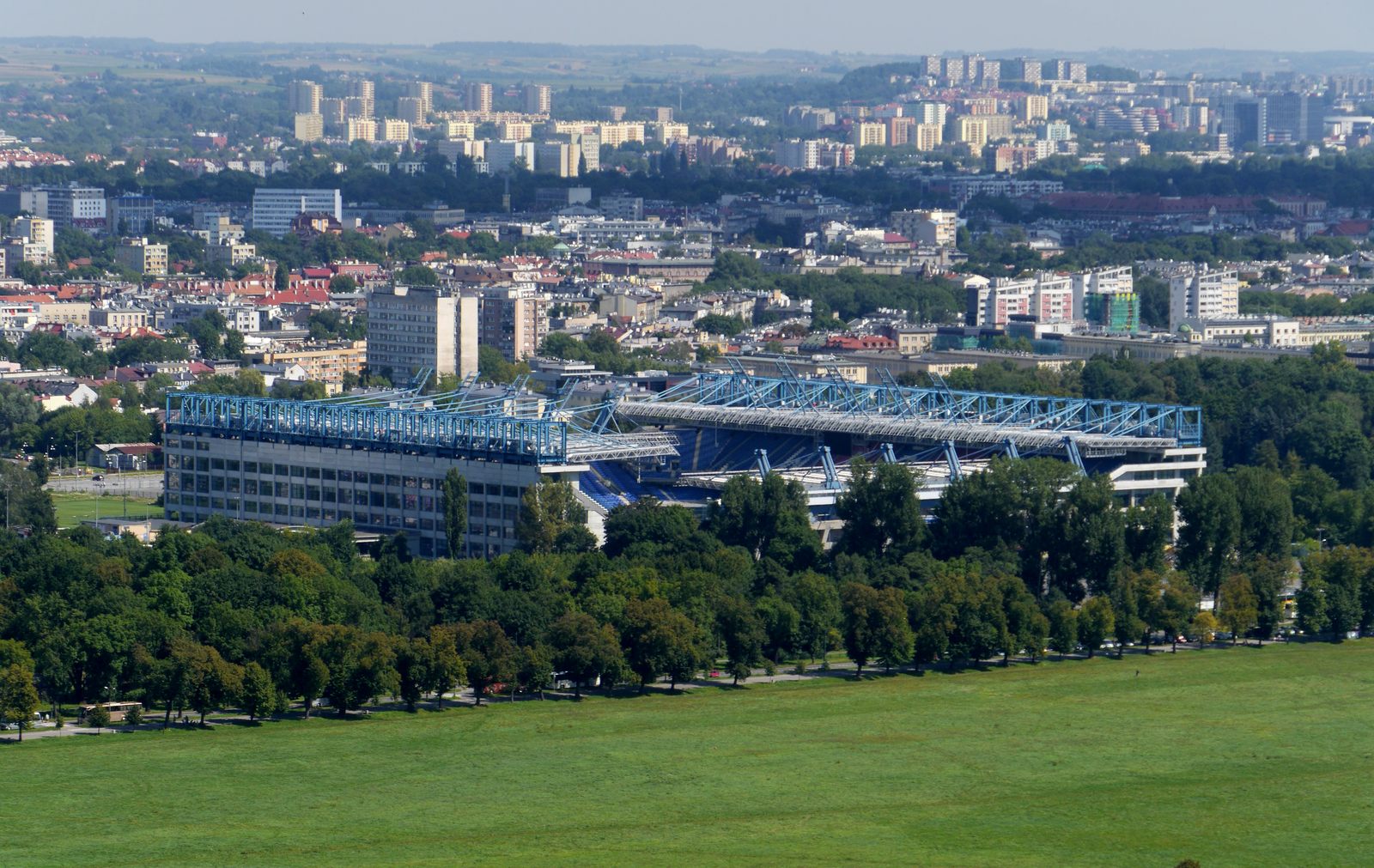 哪些球场可以全封闭,全球有多少个高尔夫球场