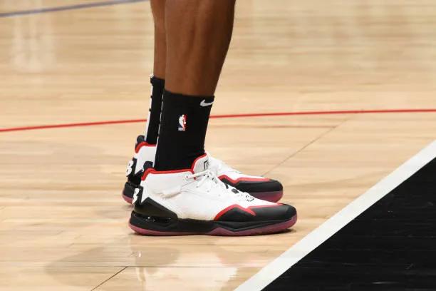 2020nba詹姆斯都上脚了哪些球鞋,詹姆斯上脚最新战靴