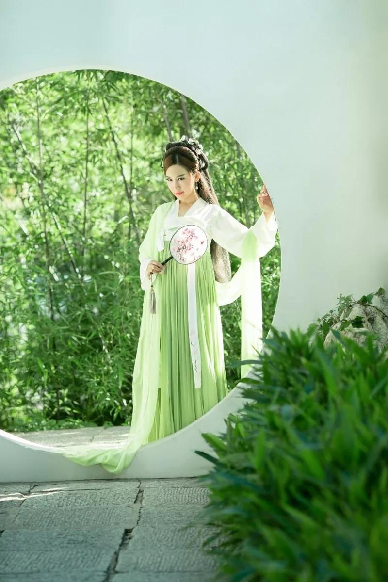 诗经月出的赏析,诗经赏析