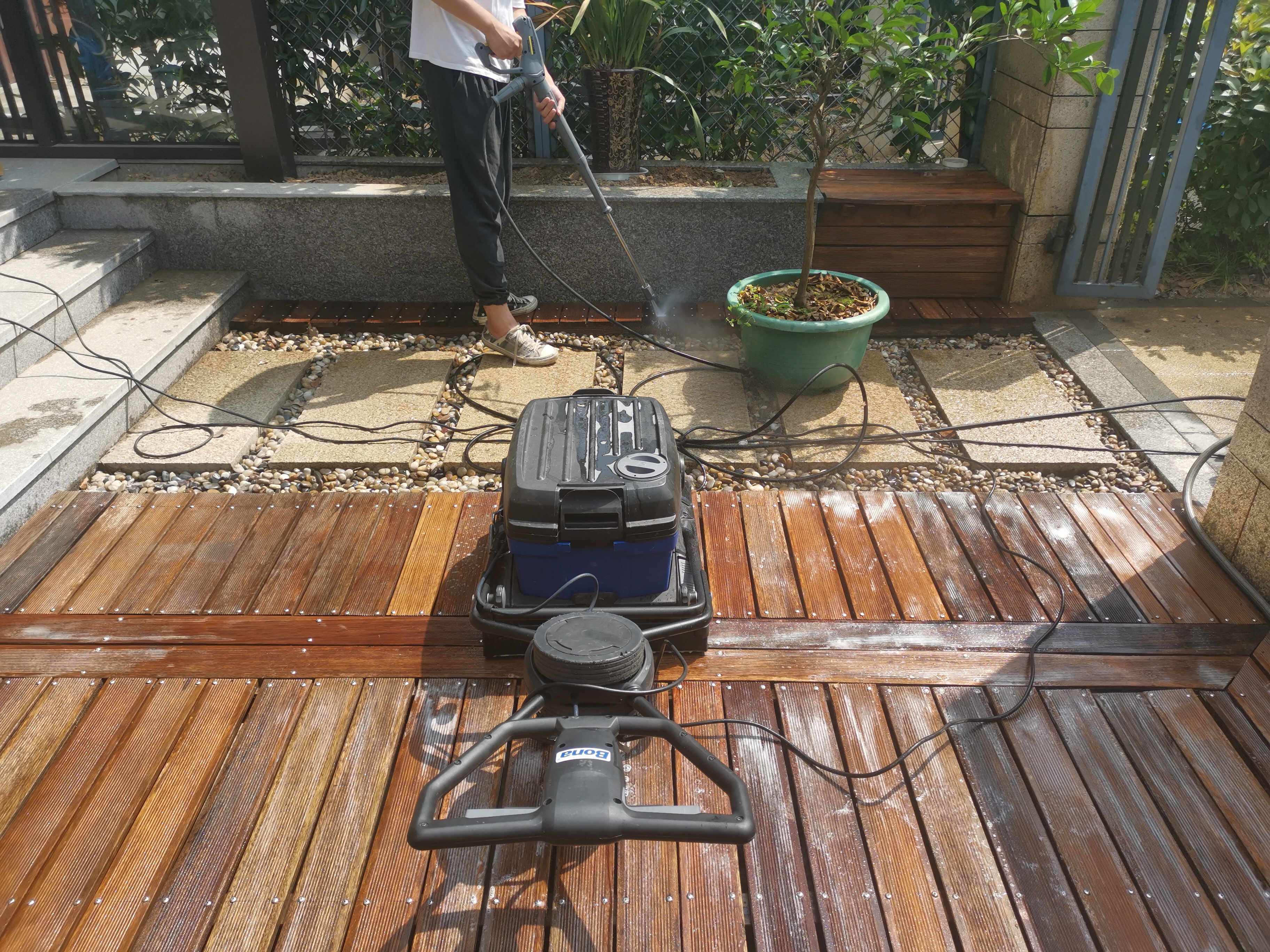 户外地板清理卫生,户外地板清洁技巧