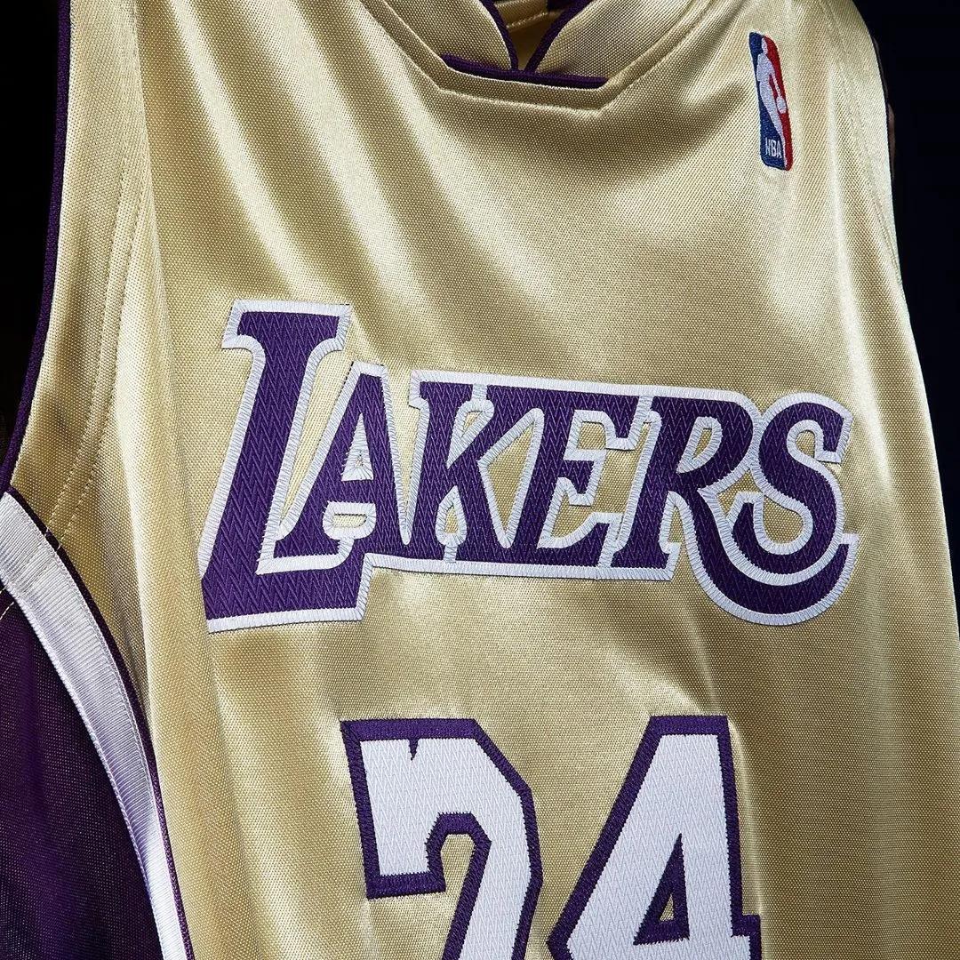 实战新语|高挂在湖人主场的24号球衣，飘向篮球的最高殿堂