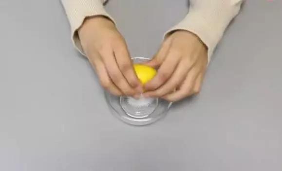 不管厚棉被多脏不用拆不用洗,陈年老棉被脏了怎么清洗