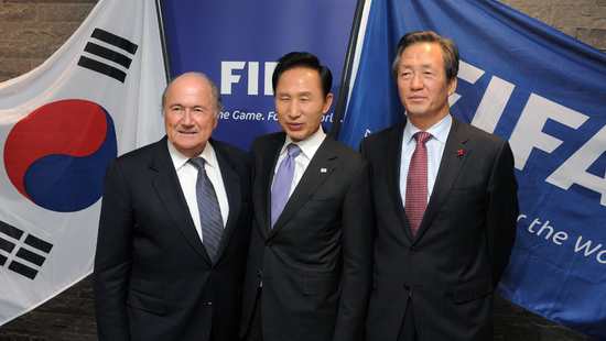 韩国足坛黑幕：逼亲兄弟自杀！造02世界杯黑幕！足球背后那只手