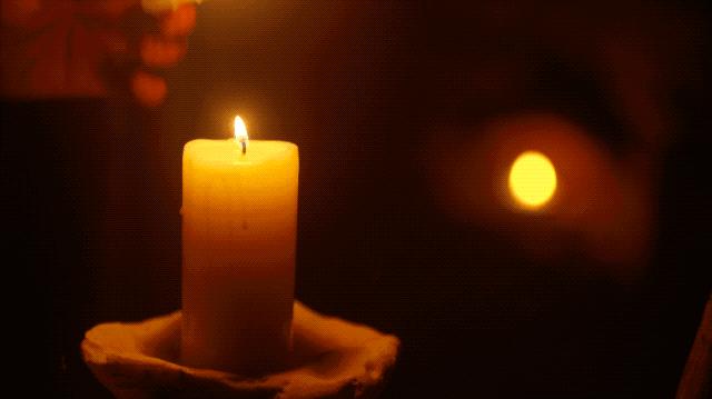 他卖掉豪宅搬进山洞，做出一个全世界风景最好的厕所