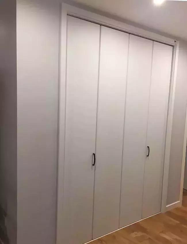 床头柜和衣柜一体设计非常鸡肋,床头柜衣柜一体太鸡肋