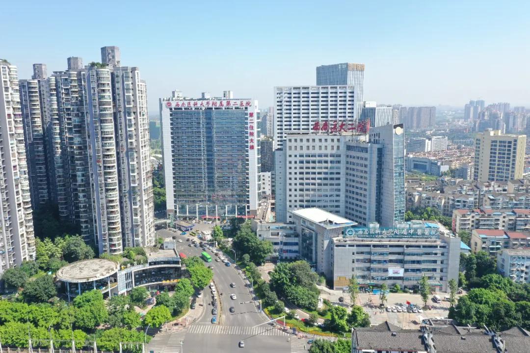 嘴里反复起泡后来长成小疙瘩,嘴唇老是起泡是不是有肿瘤