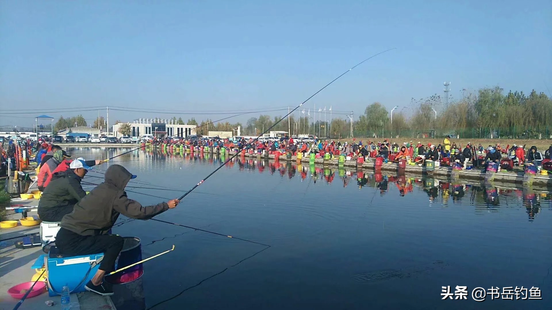 野钓小综合竿是软杆还是硬杆,硬竿和软竿哪个更适合野钓