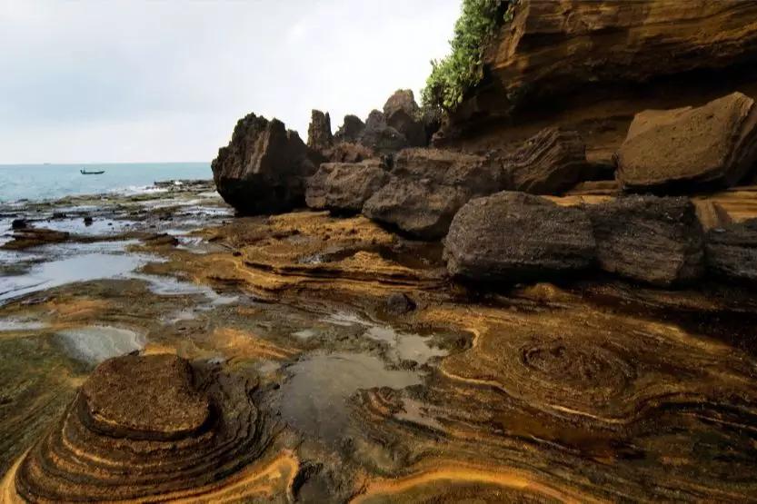 北海涠洲岛火山国家地质公园观赏,游览北海涠洲岛火山口地质公园