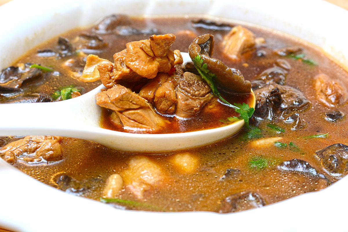 鸡肉焯水后怎样炖鲜嫩软烂又好吃,炖鸡肉的正确方法和禁忌