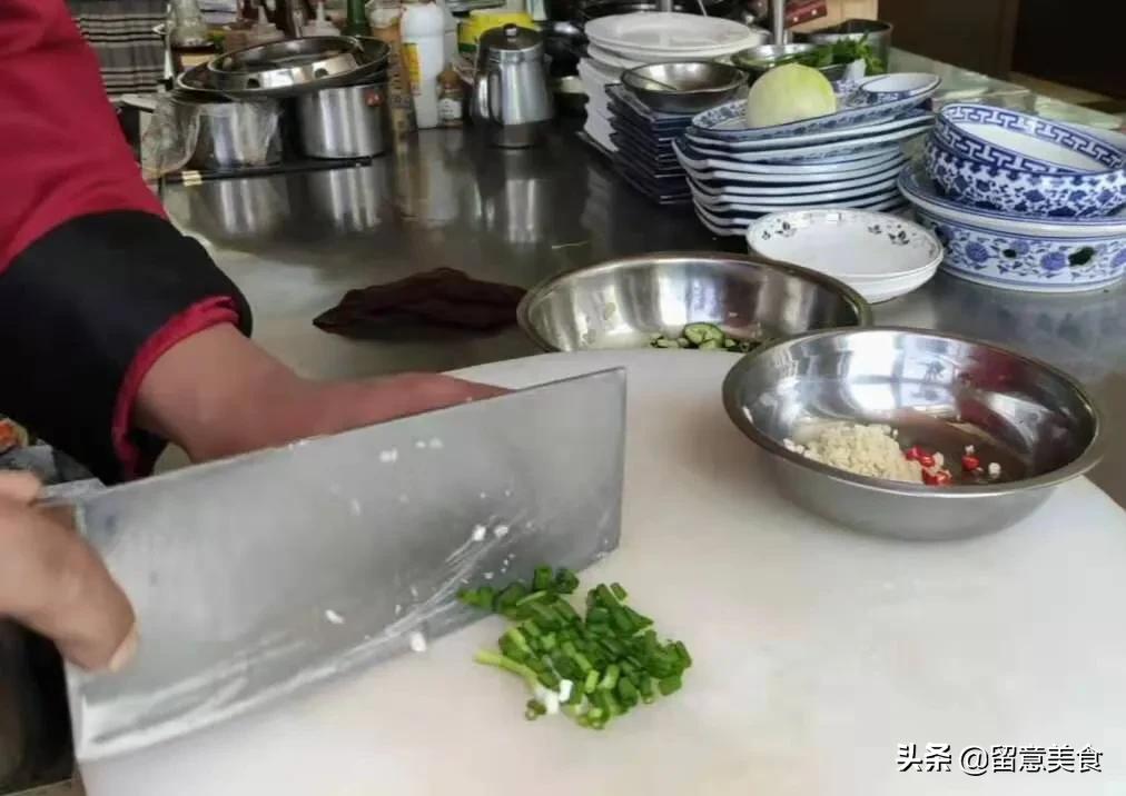 最正宗好吃的凉拌黄瓜,饭店的黄瓜怎么凉拌才脆又好吃