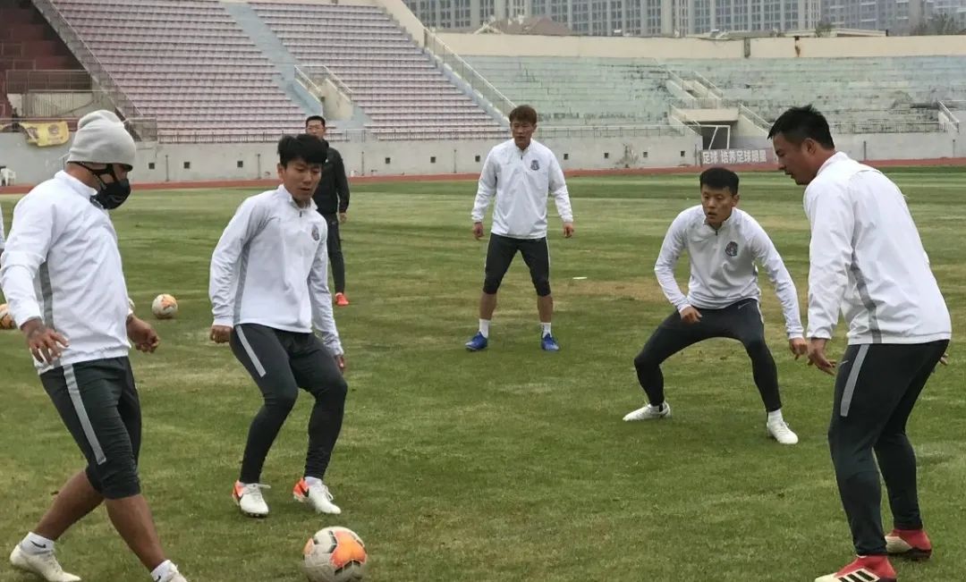 中超齐鲁德比最新直播,青岛中超齐鲁德比热身赛