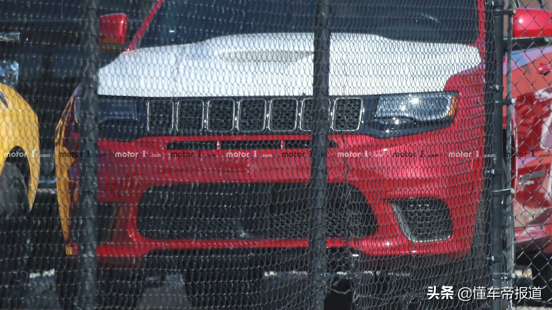 jeep大切诺基trackhawk707马力,最后的性能车
