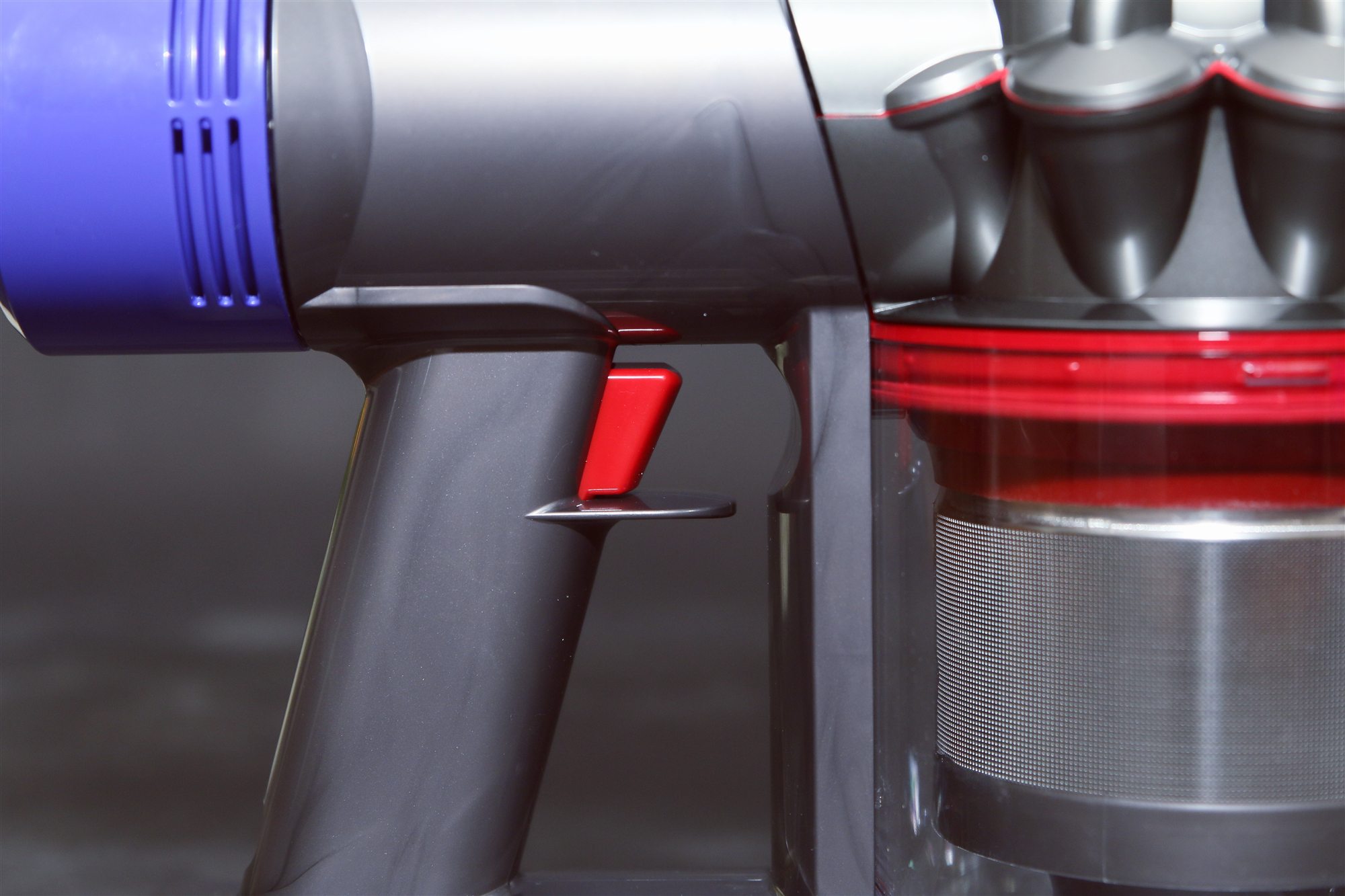 戴森dyson除螨仪手持吸尘器v7,dyson戴森v7吸尘器如何