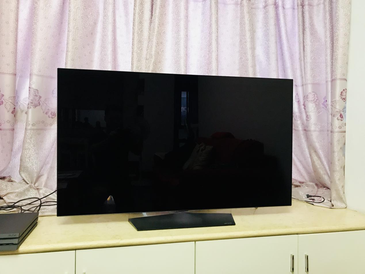 lg超薄oled电视评测,外观设计非常绚丽又亮眼