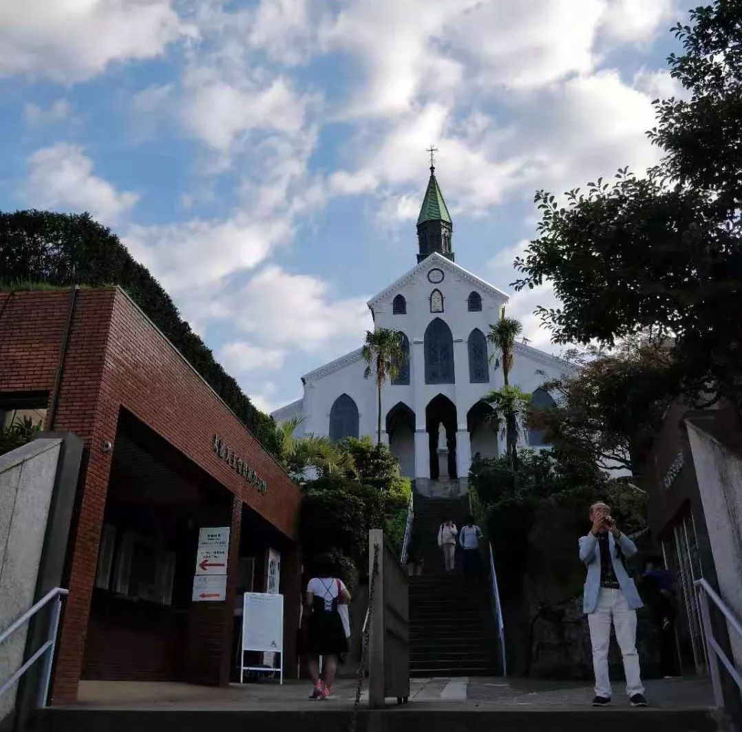 一个人坐最豪华的邮轮花费,只花1999元坐世界最顶级邮轮