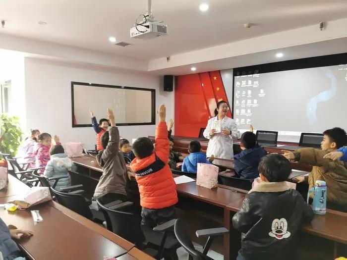 家长放心孩子开心老师用心,家长放心孩子开心