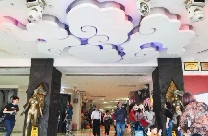 沧州服装批发市场哪个最大和便宜,广州服装服装批发市场