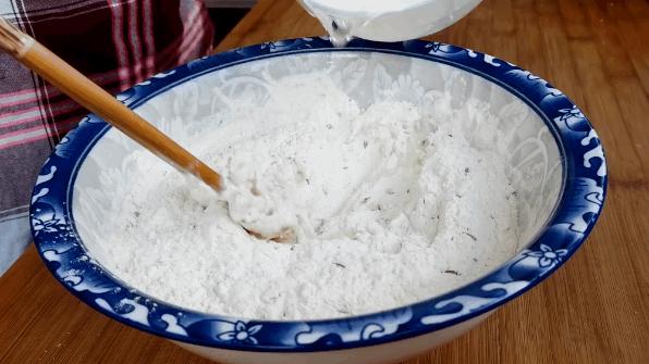 茴香小油条的做法火了，只需简单3步，新手也能一次成功