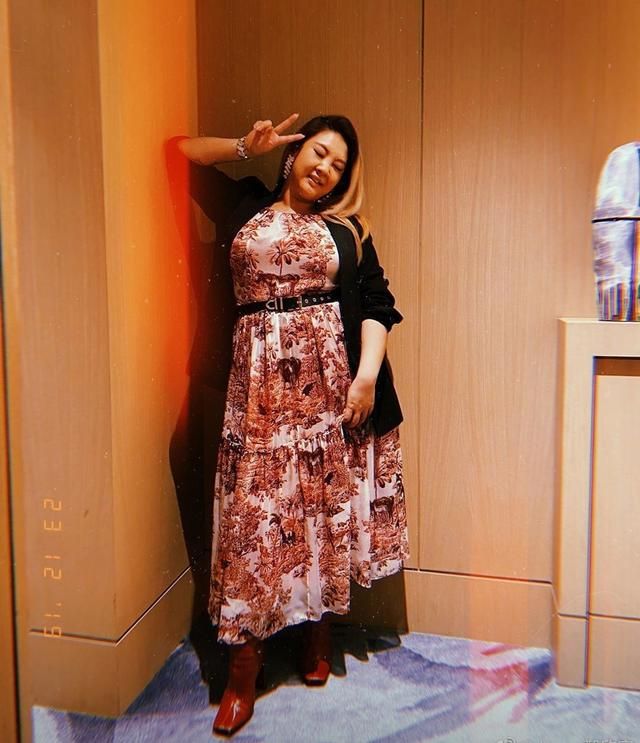 180斤的郑欣宜胖到辣眼睛,郑欣宜穿衣服打扮图片