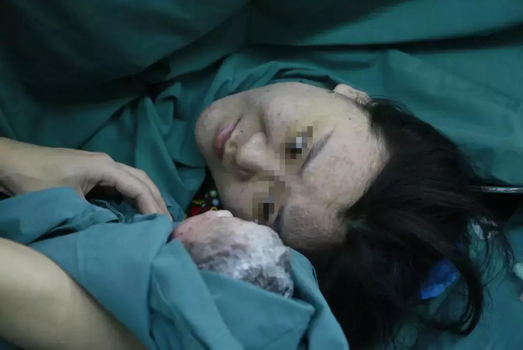 中国首例67岁自然受孕产女,女子通过试管婴儿生下一个儿子