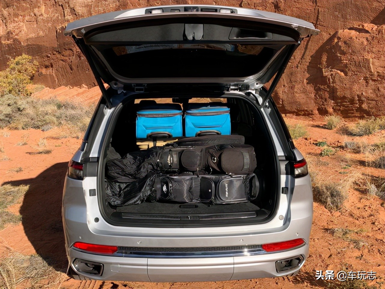 2022款五座jeep大切诺基天津港,2022款大切诺基5座参数配置进口