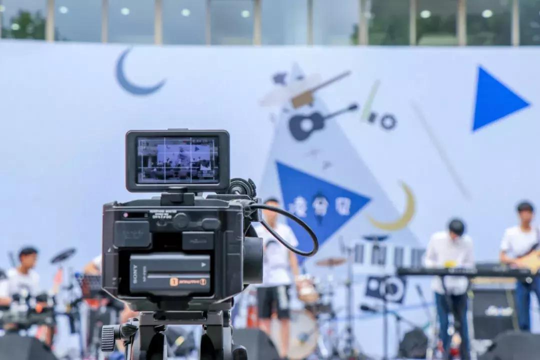 确认过眼神这是喝醉的人原版,确认过眼神是过年还要加班的人