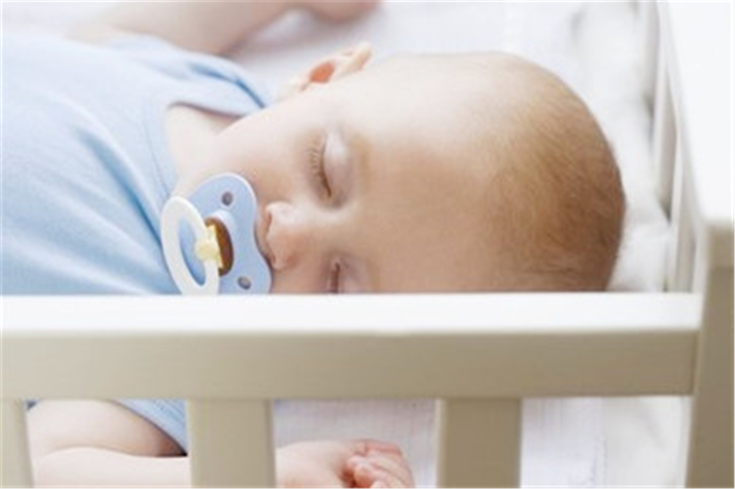 两个月宝宝频繁哭闹,两个月宝宝经常哭闹怎么办