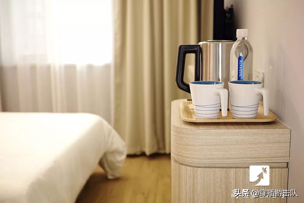 住宾馆为什么在马桶里倒一壶开水,为什么住酒店时要倒一壶开水