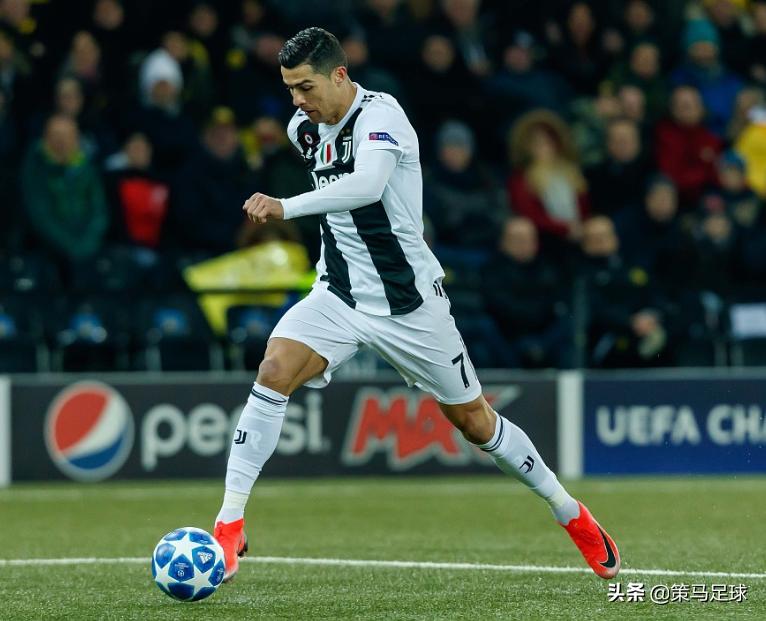 转会尤文图斯的c罗当年有多炸裂,足坛神奇时刻