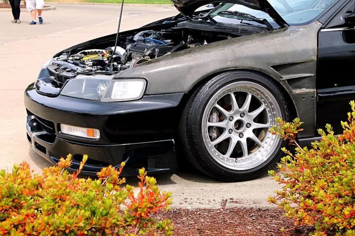 要看雅阁的改装案例还是看“别人家”的吧,国内实在不多