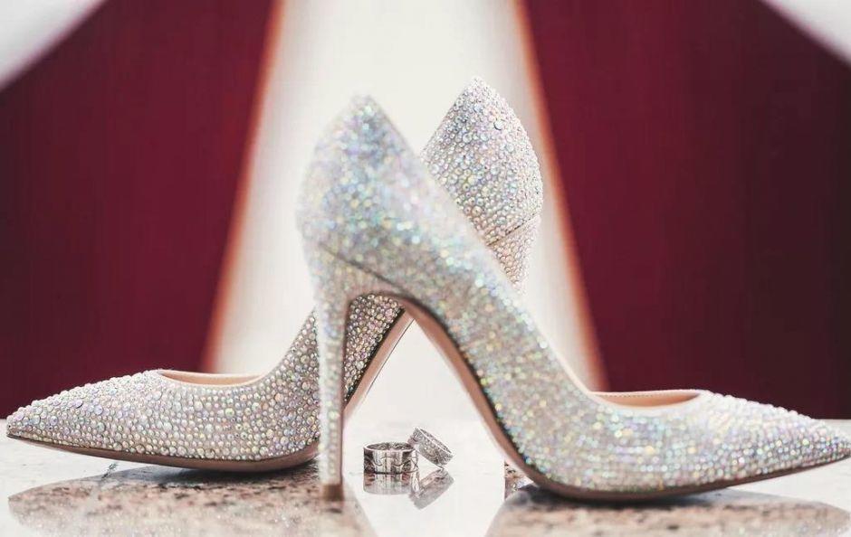 新鞋好看奈何磨脚,来点护手霜保养一番,穿着舒服走路轻便